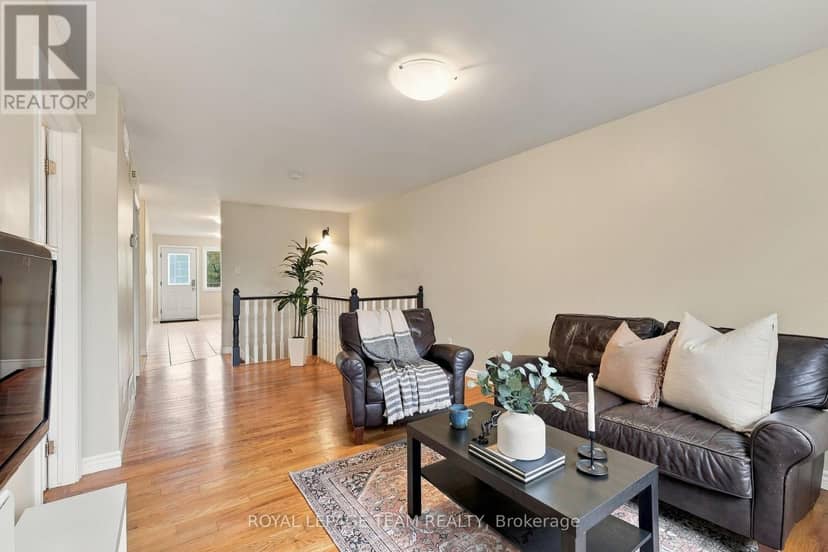 24 Farm Street — photo 16 of 40