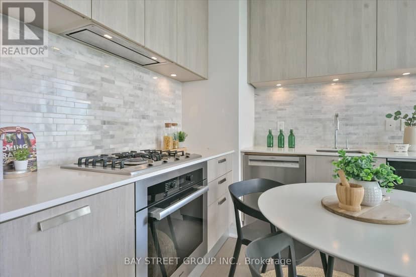 LPH4706 - 50 Charles Street E — photo 16 of 29