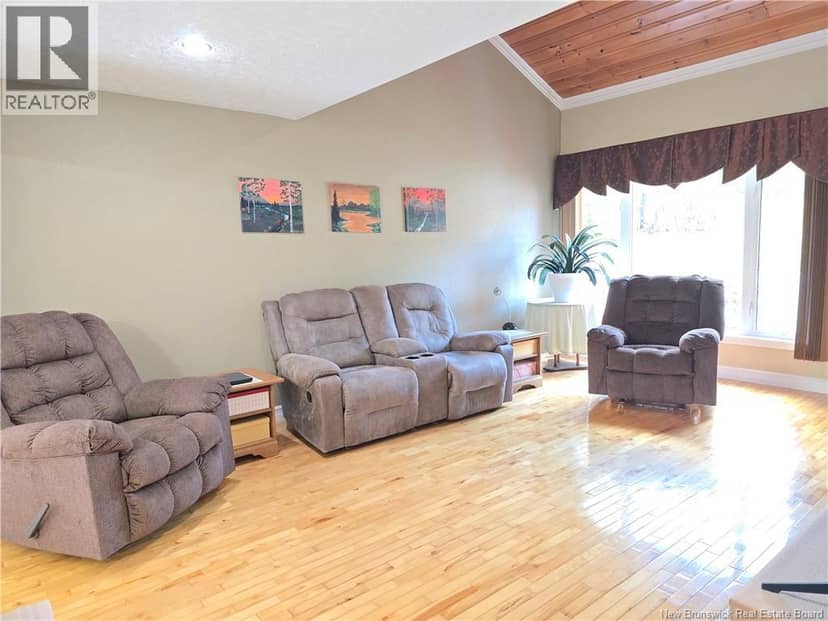 2737 Middle River Rd — photo 18 of 40