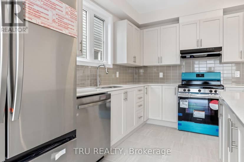 77 Hackamore Crescent — photo 11 of 32