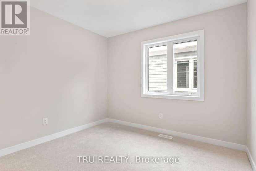 77 Hackamore Crescent — photo 27 of 32
