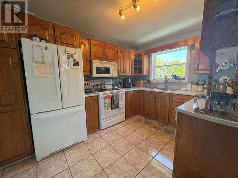 33 Sunnyslope Drive — photo 9 of 31