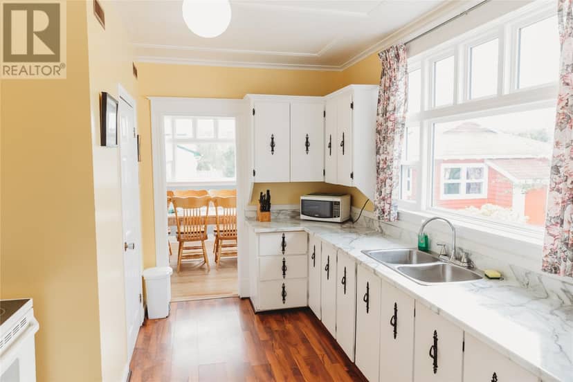 38 Beach Road — photo 17 of 40