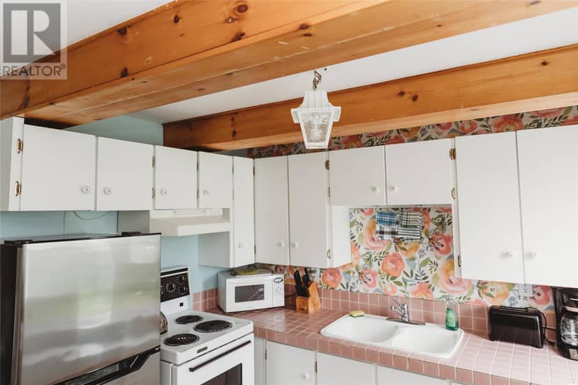 38 Beach Road — photo 37 of 40