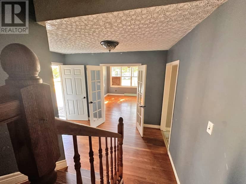 2 McMaster Place — photo 9 of 11