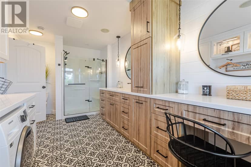 124 Sheldon Drive — photo 35 of 40