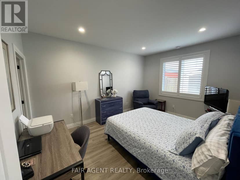 2 - 255 Albert Street — photo 9 of 17