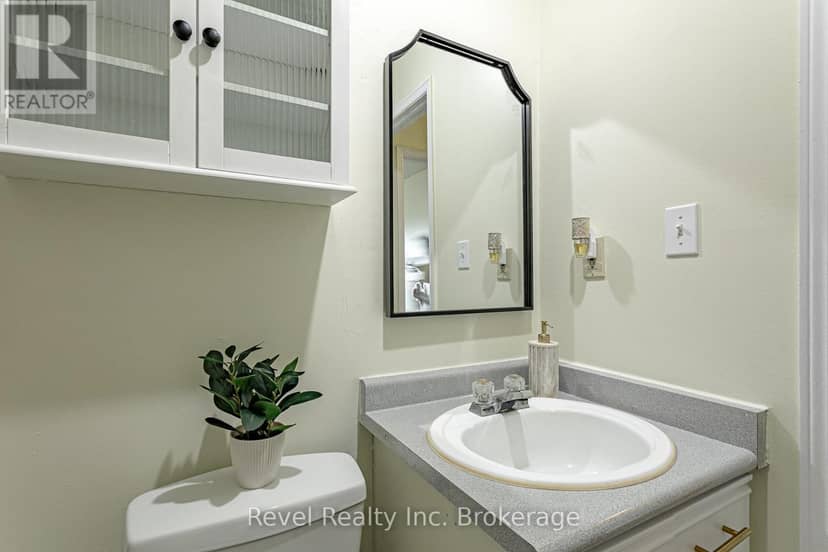 47 - 56 Hiawatha Road — photo 13 of 21