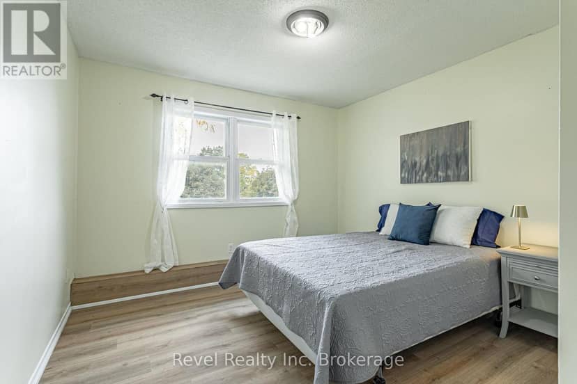 47 - 56 Hiawatha Road — photo 14 of 21
