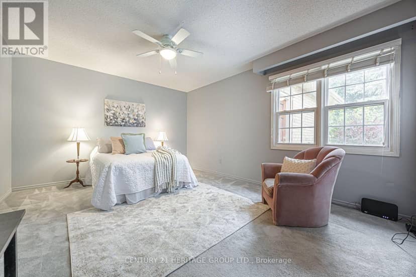 20 Simmons Crescent — photo 17 of 23