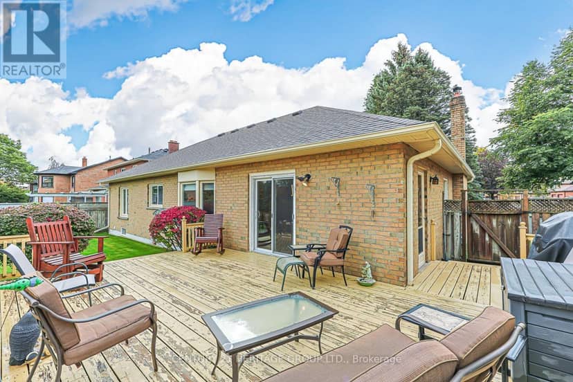 20 Simmons Crescent — photo 19 of 23