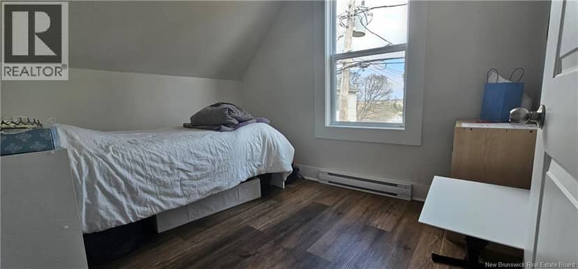 496 Robinson Street — photo 7 of 13
