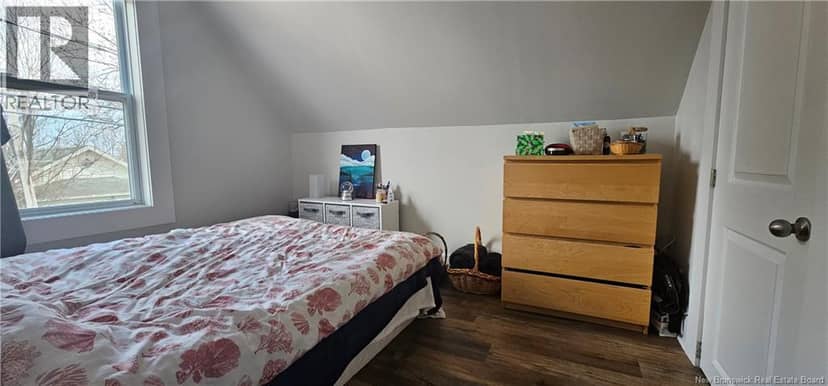 496 Robinson Street — photo 9 of 13