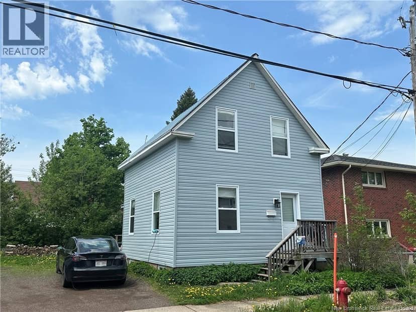 496 Robinson Street — photo 1 of 13