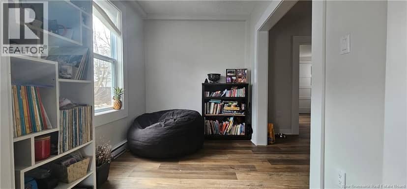 496 Robinson Street — photo 3 of 13