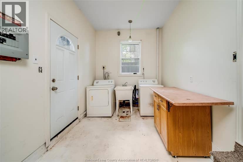 3173 WYANDOTTE ST West — photo 22 of 35