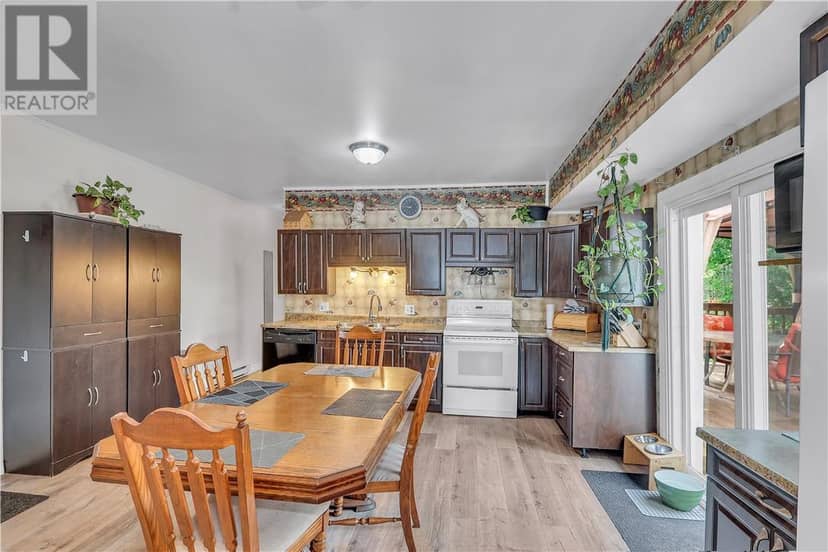 17 CAMPBELL Street — photo 12 of 26