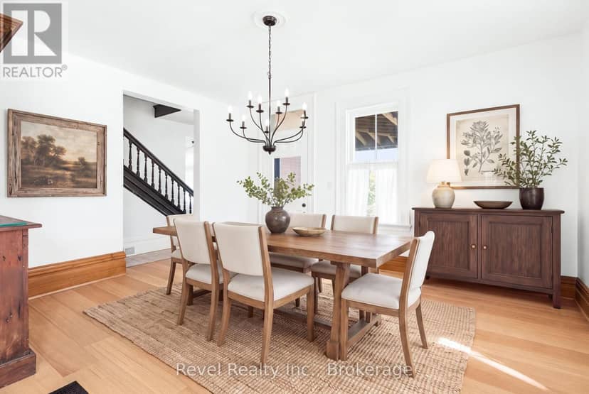 15578 Simcoe Street — photo 8 of 40