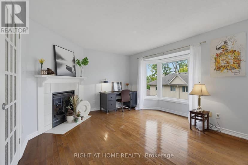 14 - 1548 Richmond Street — photo 18 of 37