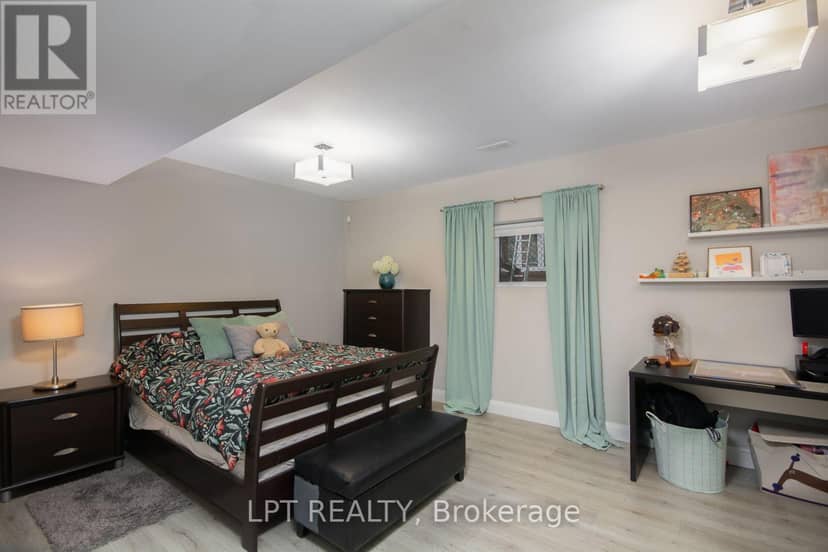 847 Walkley Road — photo 38 of 40