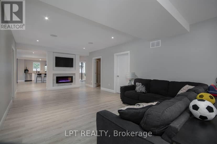 847 Walkley Road — photo 39 of 40