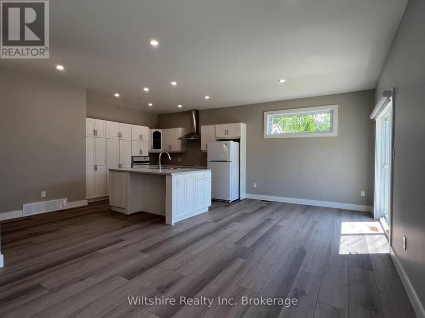 407 Main Street E — photo 28 of 29