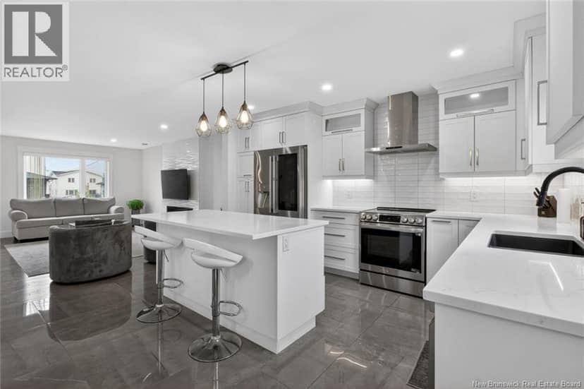 51 Renoir Street — photo 10 of 40