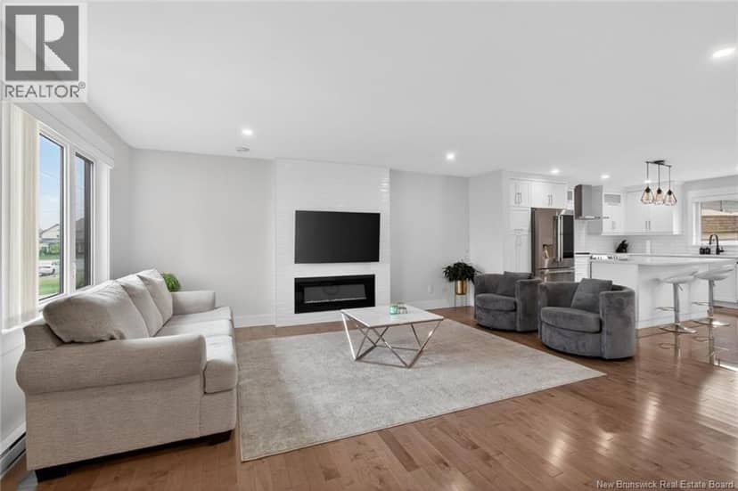 51 Renoir Street — photo 6 of 40