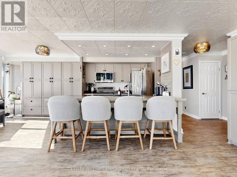2815 - 81 Navy Wharf Court — photo 13 of 40