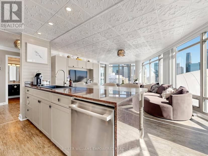 2815 - 81 Navy Wharf Court — photo 21 of 40