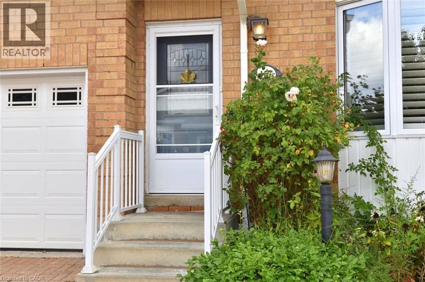 157 SILVERBIRCH Boulevard, Hamilton, photo 2