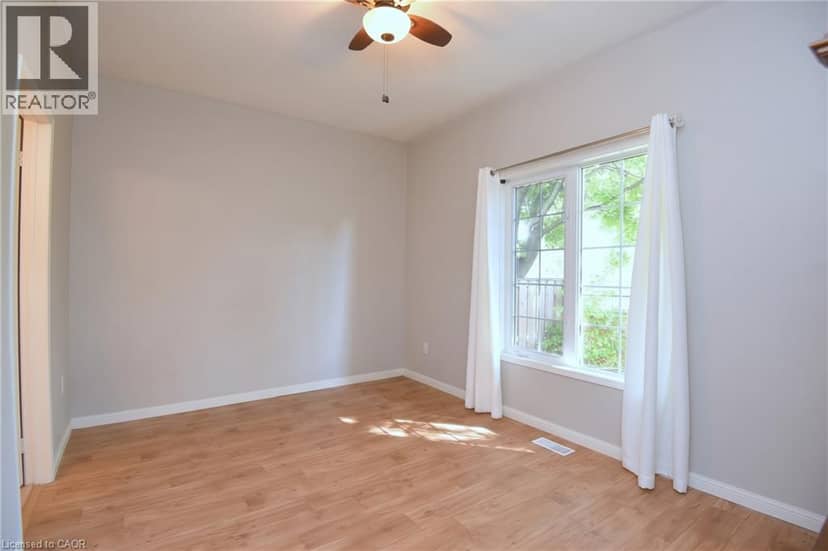 157 SILVERBIRCH Boulevard — photo 34 of 38