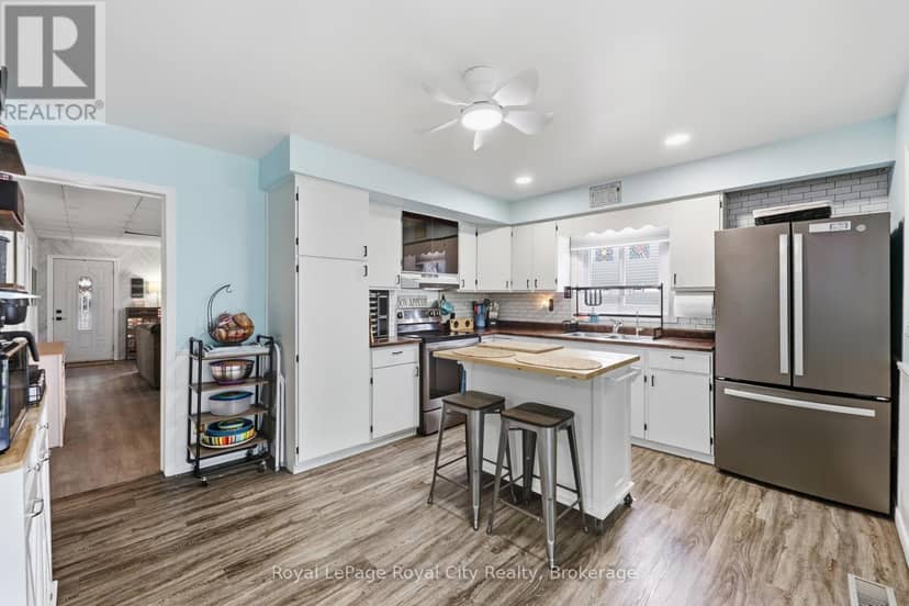 22 Hill Avenue — photo 17 of 40