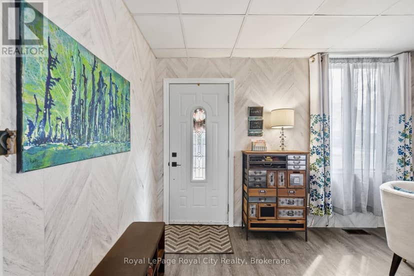 22 Hill Avenue — photo 6 of 40