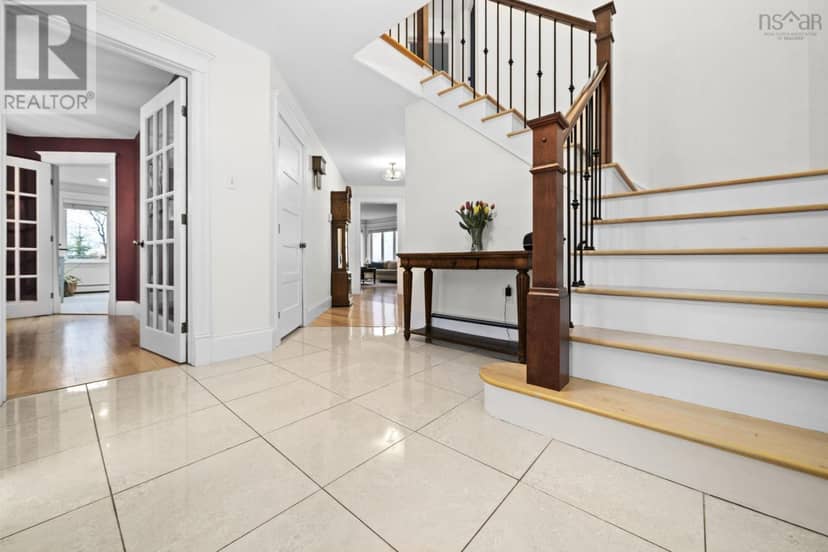 27 Sheffield Court, Fall River, photo 5