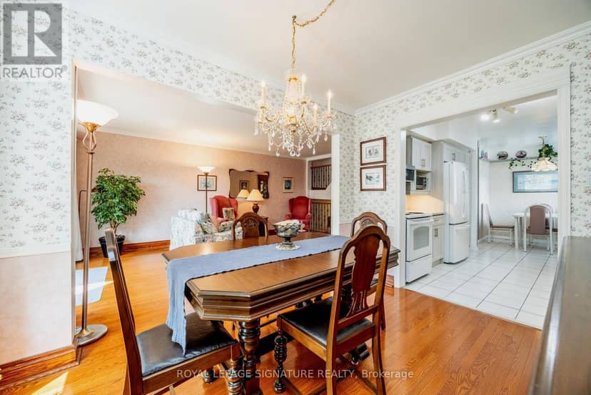 44 - 51 Broadfield Drive — photo 23 of 40