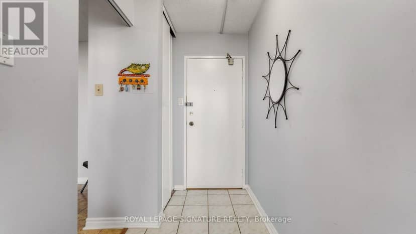 1805 - 4 Kings Cross Road — photo 9 of 40