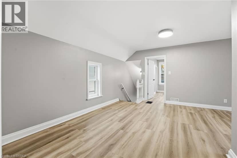 43 RICHARDSON Street, Brantford, photo 6