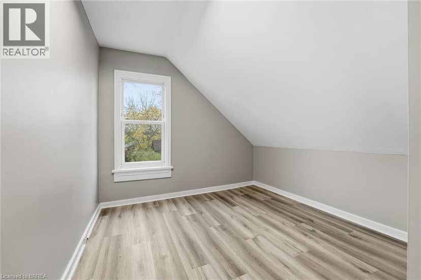 43 RICHARDSON Street, Brantford, photo 7