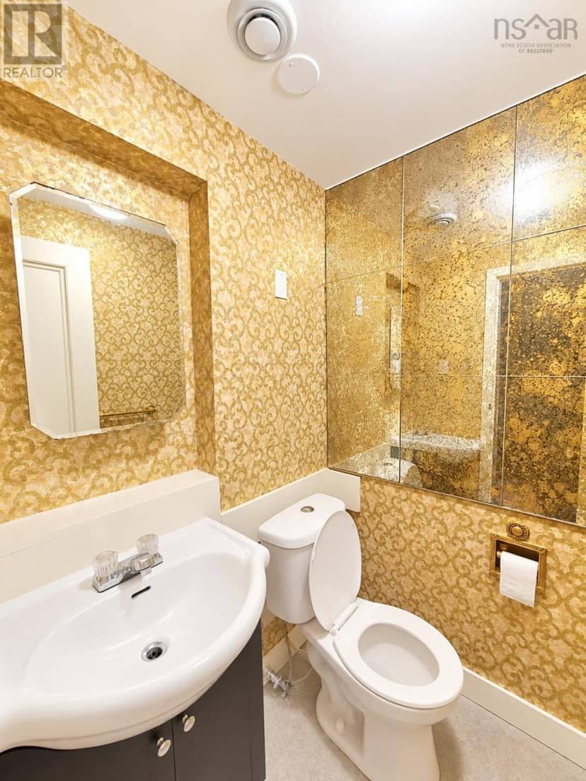 5791 Harrington St — photo 13 of 40