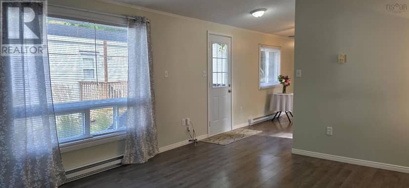 33 Spring Crescent — photo 12 of 28