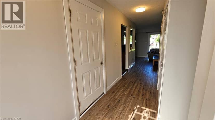 4 PARKSIDE Drive, Paris, photo 7