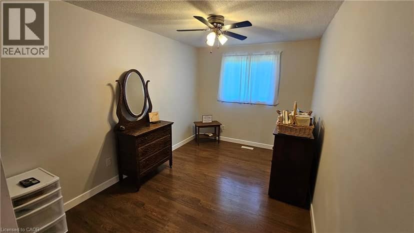 4 PARKSIDE Drive — photo 23 of 30