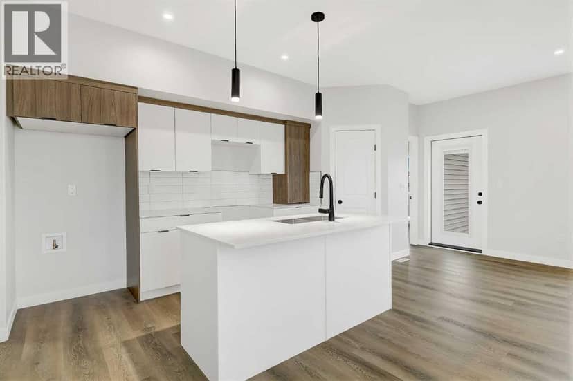 8209 87A Street — photo 14 of 40