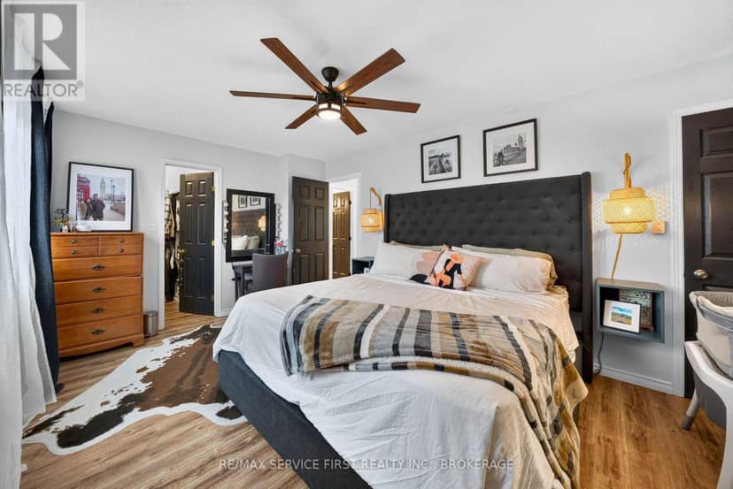 1362 Thornwood Crescent — photo 15 of 35