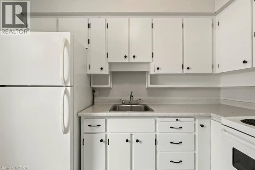 4 ROBINSON Street Unit# 10 — photo 17 of 32