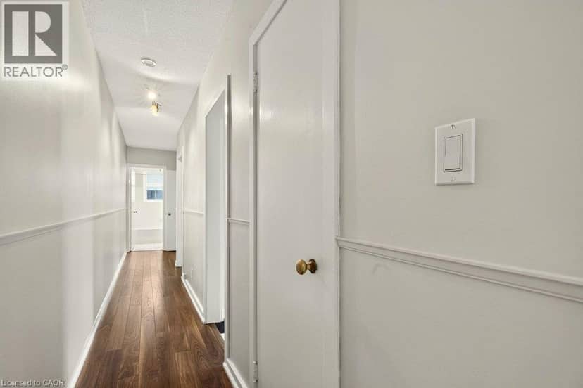 4 ROBINSON Street Unit# 10 — photo 13 of 32