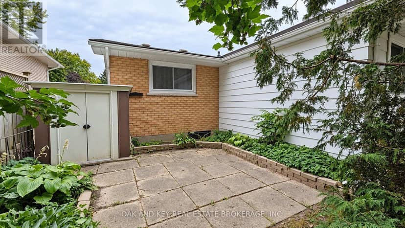 564 Chiddington Avenue — photo 10 of 26