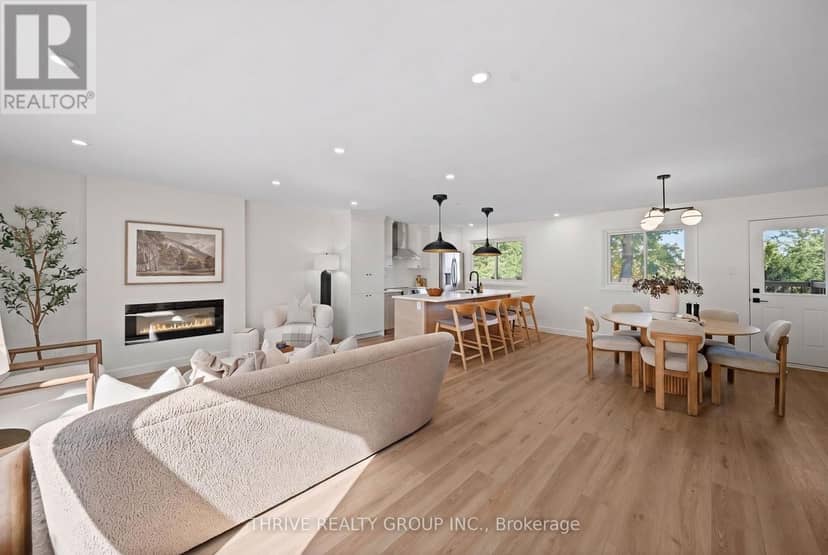 139 Deer Park Circle, London North, photo 3