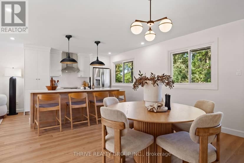 139 Deer Park Circle, London North, photo 7